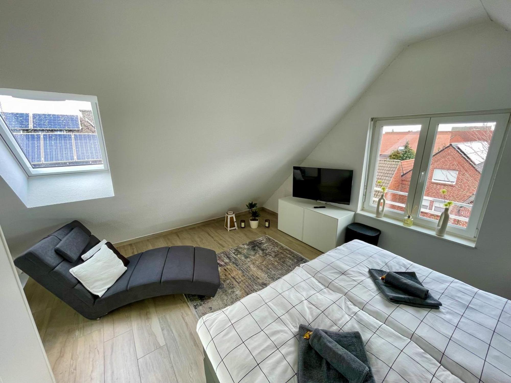 Apartment Ahaus: Stadtoase Mit Terrasse & Privater Garage *