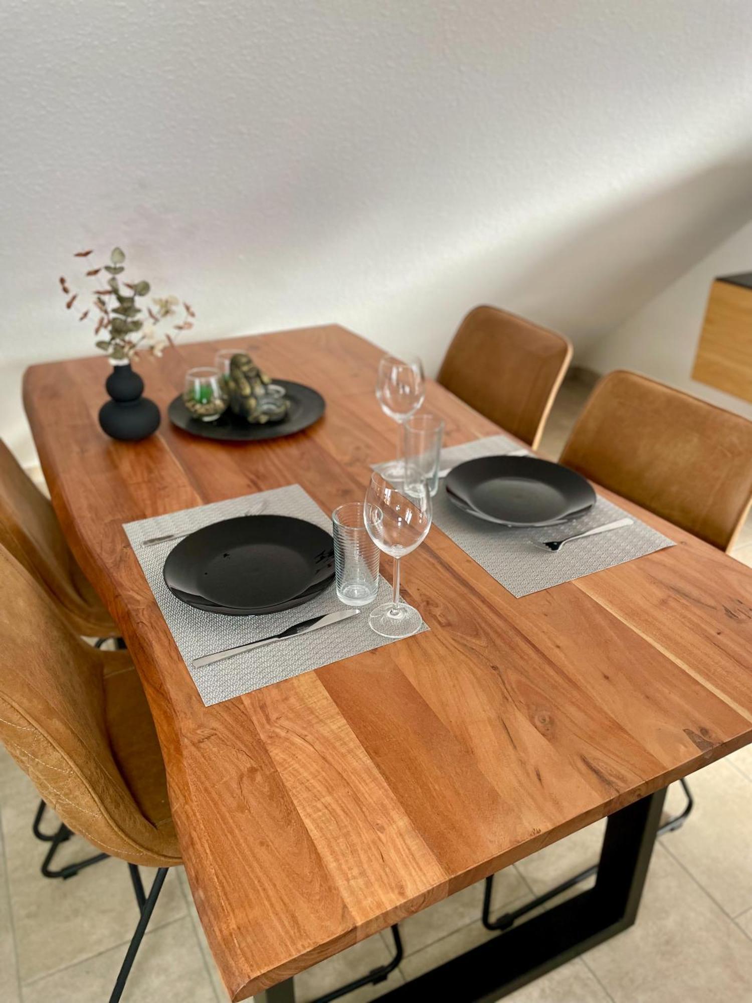 Ahaus: Stadtoase Mit Terrasse & Privater Garage Apartment
